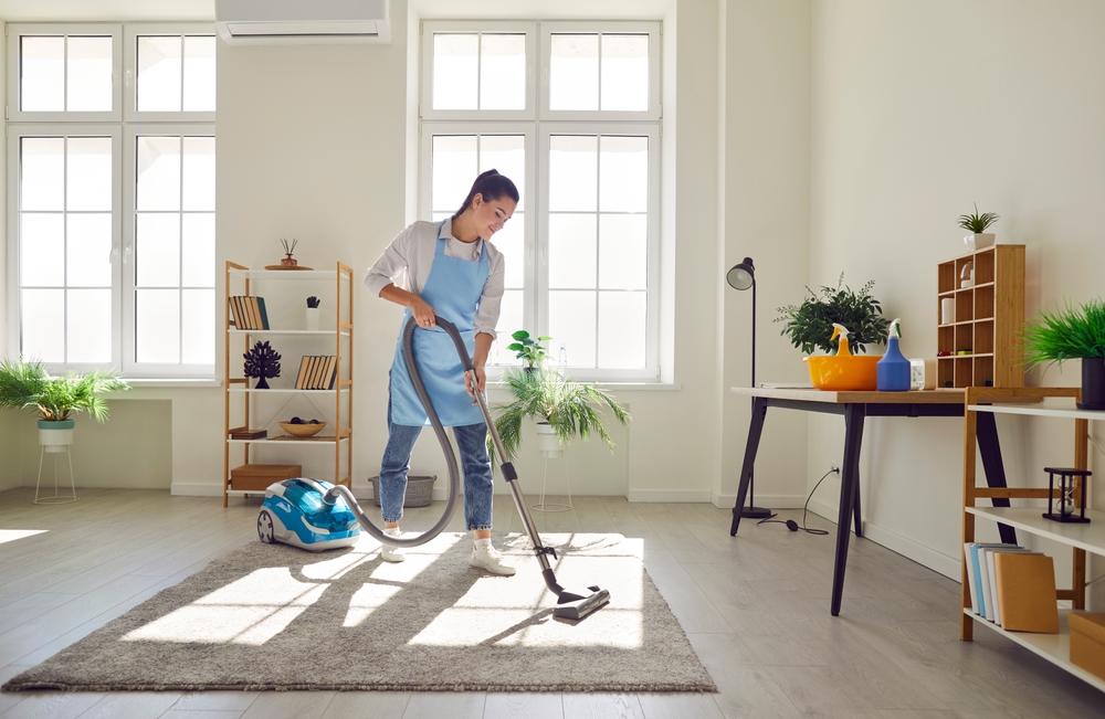 Cleaner,,Female,Homeowner,Tidying,Up,At,Home,,Vacuuming,Carpet,,Floor